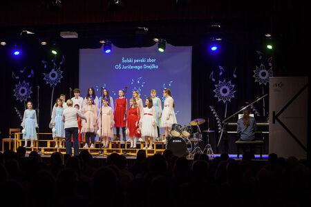 Srečanje otroških in mladinskih pevskih zborov, Naše pesmi naj donijo (10)